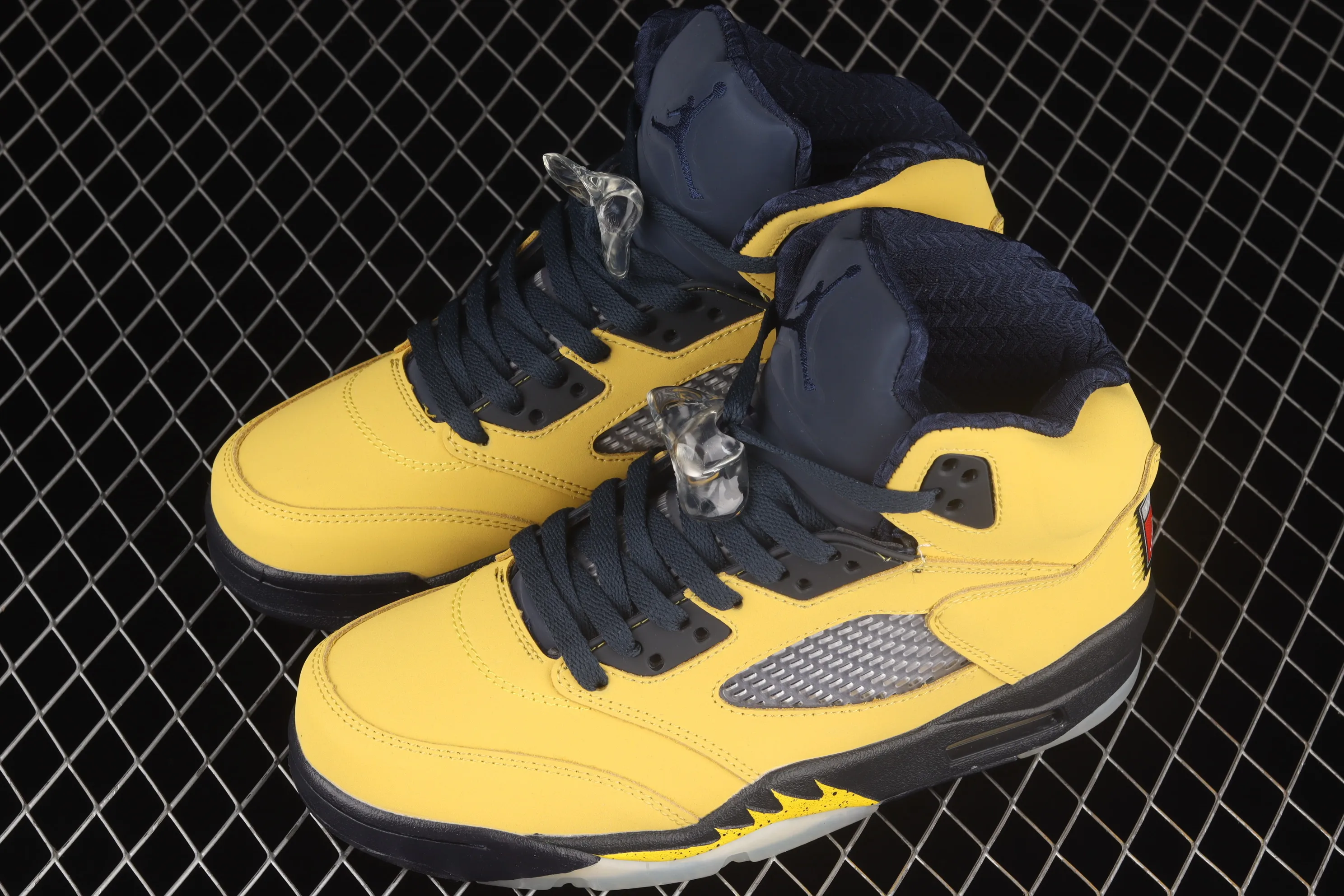 All categories Air Jordan Jordan series basketball shoes Air Jordan 5 Air Jordan 5 Retro SE AJ5 Joe 5 Michigan black and yellow 3M reflective Tokyo limited edition CQ9541-704